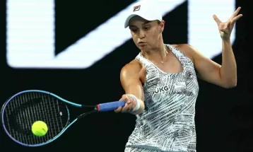 बार्टी र कोलिन्स फाइनलमा