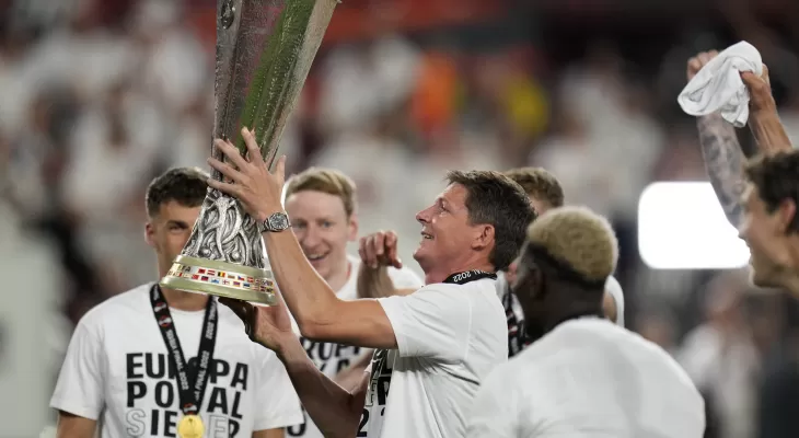 फ्रान्कफुर्टलाई युरोपा लिगको उपाधि