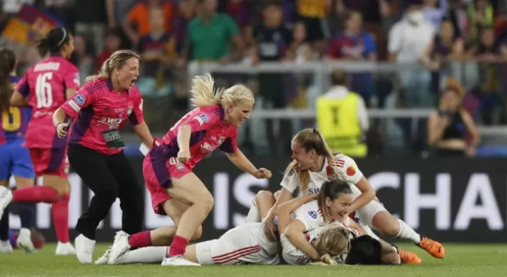 Fast start helps Lyon down Barca to win Women's Champions League