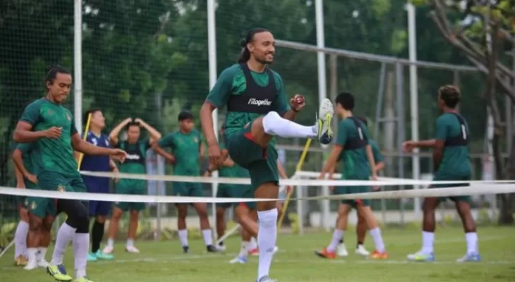 रोहित सम्मिलित पेर्सिक केडेरीको जित