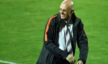 राष्ट्रिय फुटबल टोलीका पूर्व प्रशिक्षक स्टेफन इष्ट बंगानमा