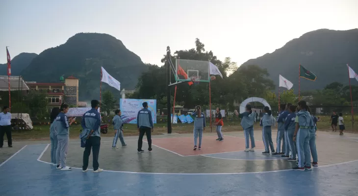 नवौँ राष्ट्रिय खेलकुद : महिला बास्केटबलमा सहभागिता जनाउने विभिन्न प्रदेशका खेलाडी दमौलीमा