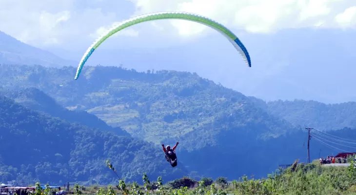 देशभरका प्याराग्लाईडिङ उडानमा रोक