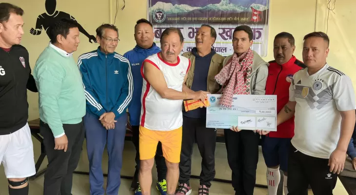 फुटबलर देवकोटाको उपचारमा आर्थिक सहयोग