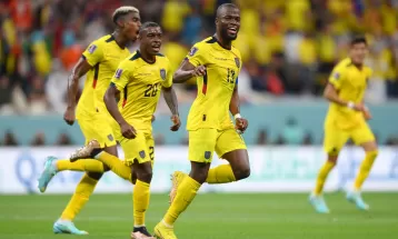 Ecuador beat hosts Qatar 2-0 in FIFA World Cup opener