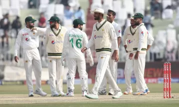 पहिलो इनिङ्समा पाकिस्तानको ४९९ रन, इंग्ल्याण्ड १५८ रनले अगाडि