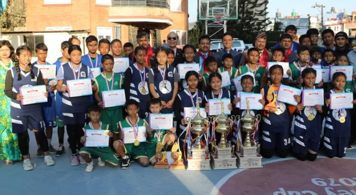 भ्याली पब्लिक र ग्रिनफिल्डलाई उपाधि