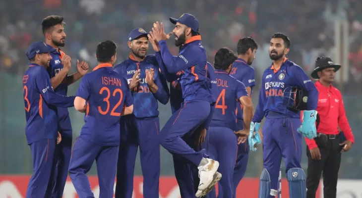 तेस्रो एकदिवसीयमा भारतले बंगलादेशलाई २२७ रनले हरायो