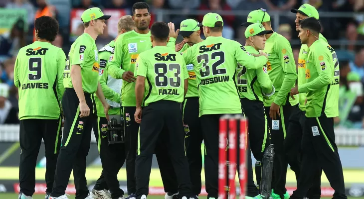 बिग बास लिगमा सिड्नी थन्डर मात्र १५ रनमा अलआउट