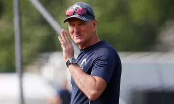 ग्रान्ट ब्राडबर्न पाकिस्तानी टिमको मुख्य प्रशिक्षकमा नियुक्त