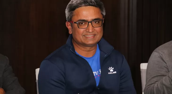 मोन्टी देसाई दक्षिण अफ्रिका प्रस्थान