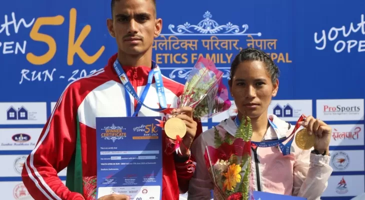 मुकेश र राममायालाई स्वर्ण