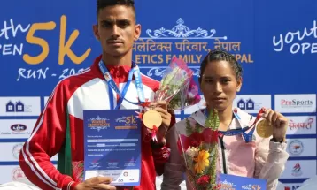 मुकेश र राममायालाई स्वर्ण