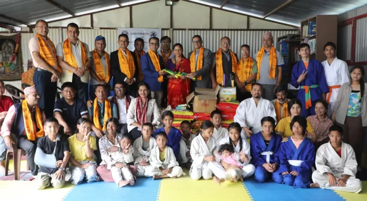 श्रृजनशीलका जुडो खेलाडी र आश्रितलाई सहयोग