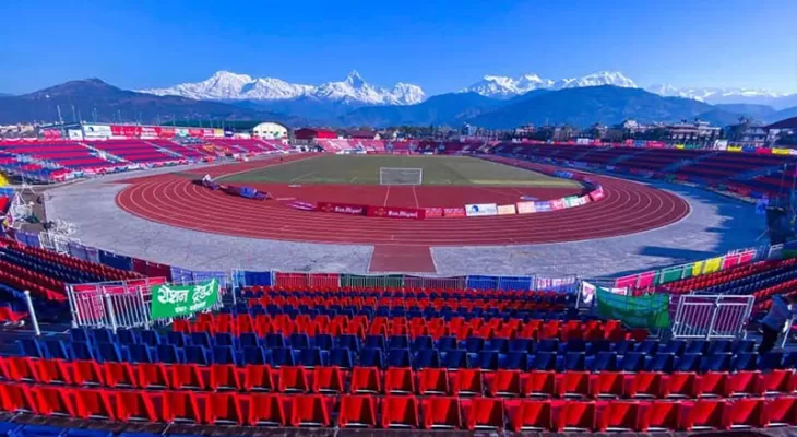 फुटबल मैदान छ, प्रतियोगिता छैन