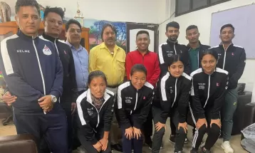 एसियाडको ब्याडमिन्टन टोलीलाई ट्रयाक सुट प्रदान