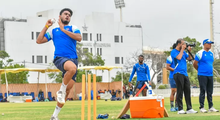 कराँची पुगेको नेपाली क्रिकेट टोलीले थाल्यो अभ्यास (फोटो फिचर)