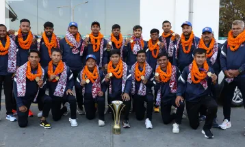 यु–१९ क्रिकेट उपाधि विजेता टोली स्वदेश फर्कियो