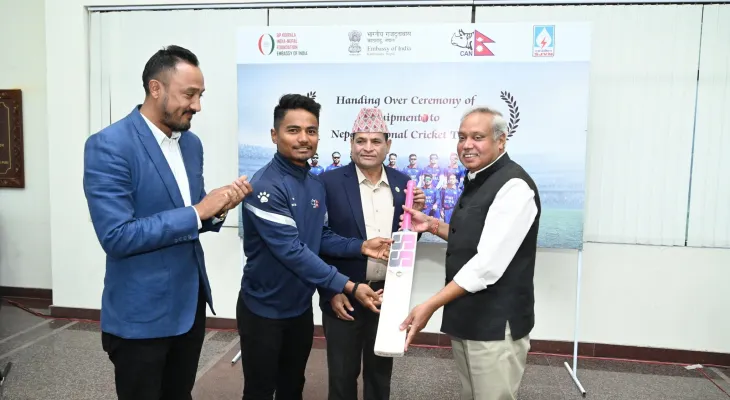 नेपाल राष्ट्रिय टोलीलाई क्रिकेट सामग्री हस्तान्तरण