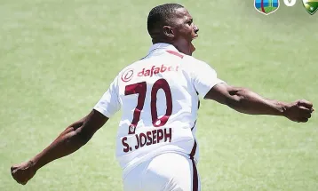 क्रिकेटका लागि सेक्युरिटी गार्डको जागिर छाडेका यी खेलाडीले डेब्यु खेलमै लिए ५ विकेट