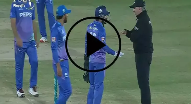 पिएसएलमा पाँच रन पेनाल्टी दिएपछि अम्पायरसँग जाइलागे रिजवान