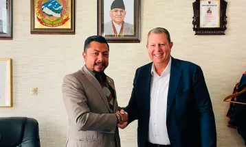 आईसीसी अध्यक्ष ग्रेग बार्कले र खेलकुदमन्त्री श्रेष्ठबीच भेटवार्ता