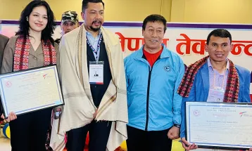 पलेसा र कविराज सम्मानित