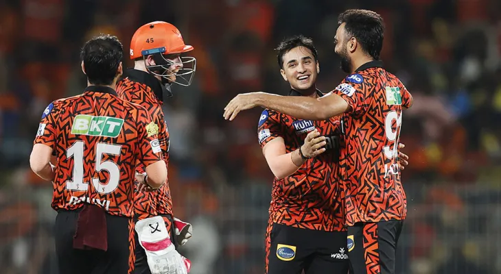 सनराइजर्स आइपिएलको फाइनलमा