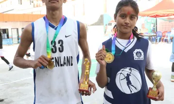 ग्रिनल्यान्ड र भ्याली पब्लिकलाई न्युटन कप