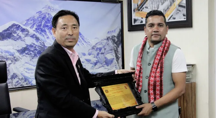 स्केटिङ तथा स्केटबोर्डिङ संघका अध्यक्ष खनाल सम्मानित