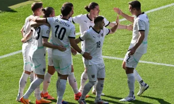 अस्ट्रियासँग नेदरल्याण्डस स्तब्ध