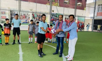 यु–१० फुटसल सुरु