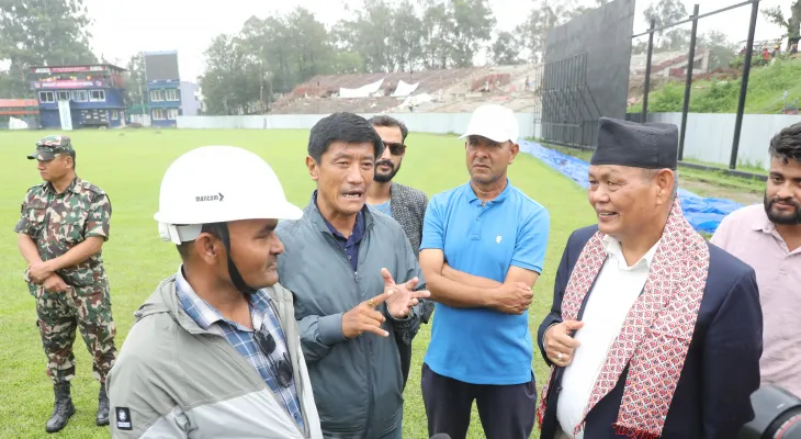 खेलकुद मन्त्री चौधरीद्वारा कीर्तिपुर क्रिकेट मैदानको निरीक्षण