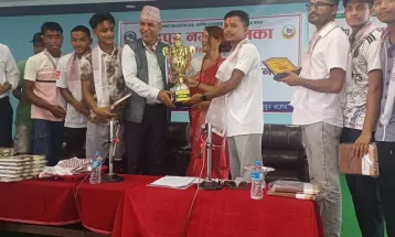 १६औं भद्रपुर नगरसभामा दोस्रो हेटौंडा कप ५s हक्की प्रतियोगिता विजयी खेलाडीहरूलाई सम्मान