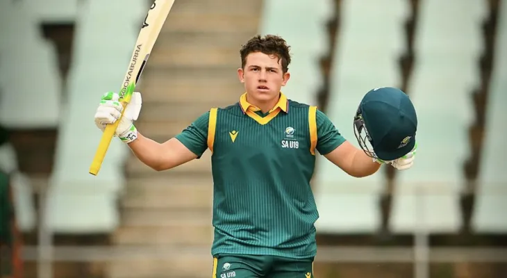 दक्षिण अफ्रिकी खेलाडी जोरिच भान शाल्कभाइकद्वारा यू–१९ एकदिवसीयमा क्रिकेटमा दोहोरो शतक प्रहार