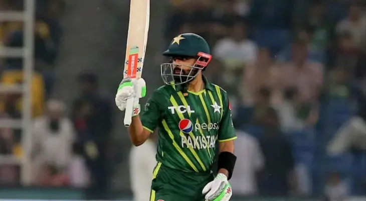 पूर्व कप्तान बाबर आजम पुनः टि२० टोलीमा फर्किने सम्भावना