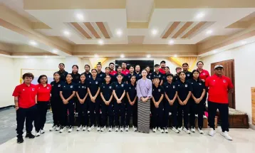 राष्ट्रिय यू-१७ टोलीले भुटान फुटबल फेडेरेसनकी कार्यकारी सदस्य जिम्बिरीसँग भेट गर्‍यो