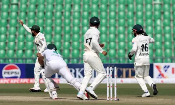 लाहोर टेस्टः तेस्रो दिन १६ विकेट खस्दा खेल रोमाञ्च मोडमा, दक्षिण अफ्रिकालाई जित्न अझै २२५ रन आवश्यक