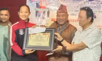 डब्लुकेएफ सिरिज वानमा स्वर्ण विजेता एरिका गुरुङलाई नेपाल सितोरियो कराते संघद्वारा सम्मान