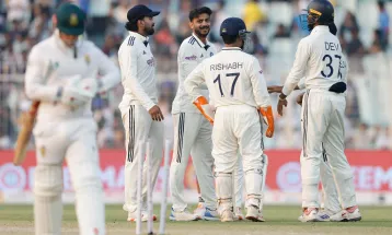 कोलकाता टेस्ट दोस्रो दिन: दक्षिण अफ्रिका भारतभन्दा ६३ रनले अघि , खराब प्रकाशको कारण स्टम्प्स