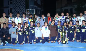 टोप्स बास्केटबलमा नवोदित र ल्यान्डमार्क च्याम्पियन