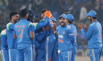 भारतद्धारा दक्षिण अफ्रिकामाथि पहिलो एकदिवसीयमा १७ रनको जित, श्रृंखलामा १-० को अग्रता