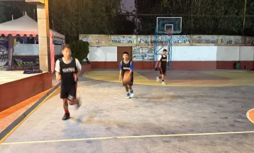 न्युटन सेमिफाइनलमा