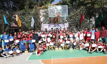 काष्ठमण्डप कपमा ५ टिम च्याम्पियन