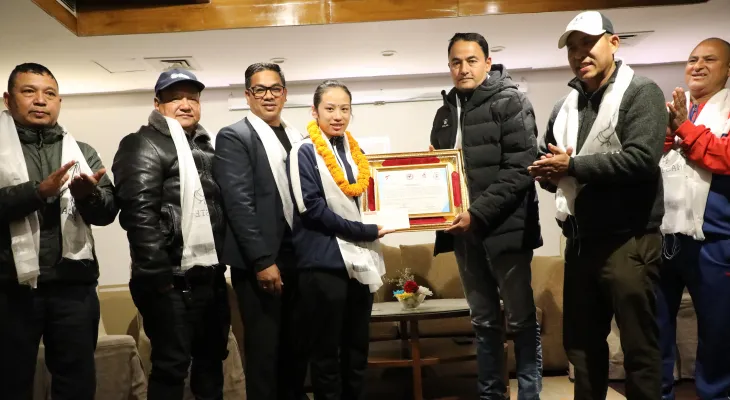 रेनु र लामा सम्मानित