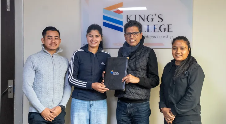 प्रगतिलाई किङ्ग्स कलेजको छात्रवृत्ति