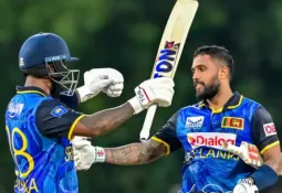 टी–२० विश्वकप : इङ्ल्याण्ड र न्युजिल्याण्ड भिड्दै