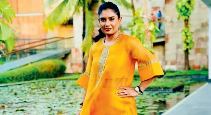 मिताली राजको 'यल्लो ग्लो': पहेँलो पहिरनमा सामाजिक सञ्जालमा छाइन् पूर्व भारतीय कप्तान