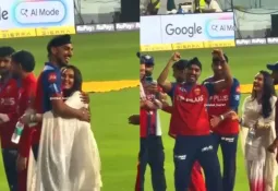 प्रीति जिन्टाले अर्शदीप सिंहलाई अंगालो हालेपछि सामाजिक सञ्जालमा चर्चा: अर्शदीपको 'रियाक्सन' भयो भाइरल