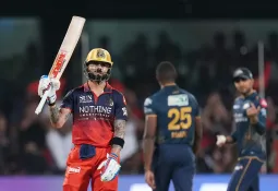 Virat Kohli’s Record-Breaking Masterclass Leads RCB to Thrilling Victory Over Gujarat Titans